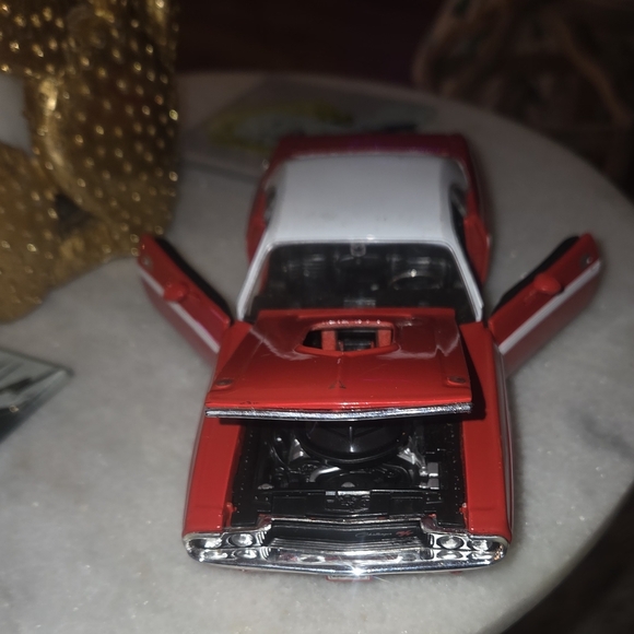 Collectible Automobile - Picture 11 of 14